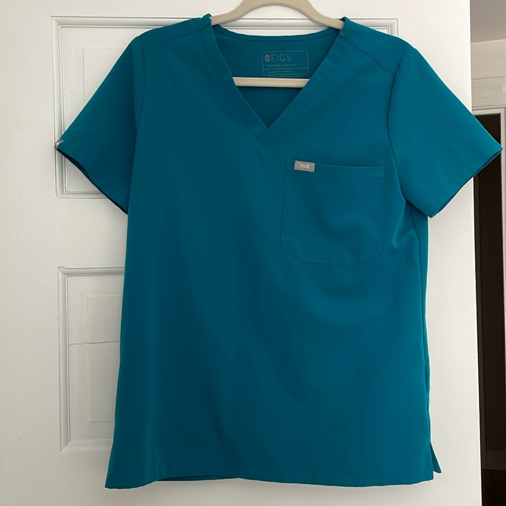 Figs Scrub Top